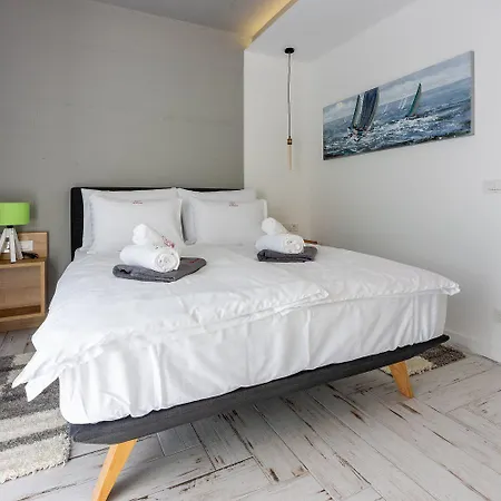 Atemberaubende Am Liebespfad Mit Privatpool, Meerblick, Moskitonetzen, Bbq-bereich Crikvenica