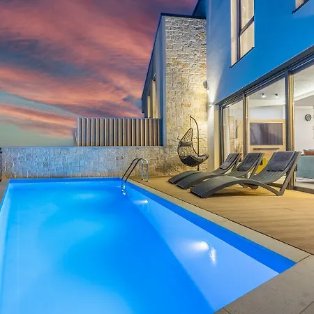 Atemberaubende Am Liebespfad Mit Privatpool, Meerblick, Moskitonetzen, Bbq-bereich Semesterbostad *