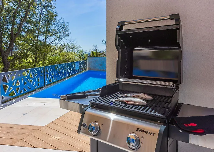 Atemberaubende Am Liebespfad Mit Privatpool, Meerblick, Moskitonetzen, Bbq-bereich Сasa de vacaciones