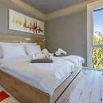 Atemberaubende Am Liebespfad Mit Privatpool, Meerblick, Moskitonetzen, Bbq-bereich * Crikvenica