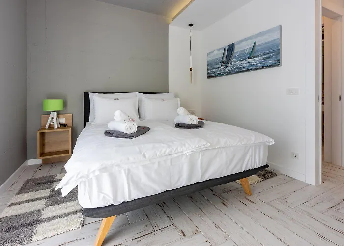 Atemberaubende Am Liebespfad Mit Privatpool, Meerblick, Moskitonetzen, Bbq-bereich Crikvenica