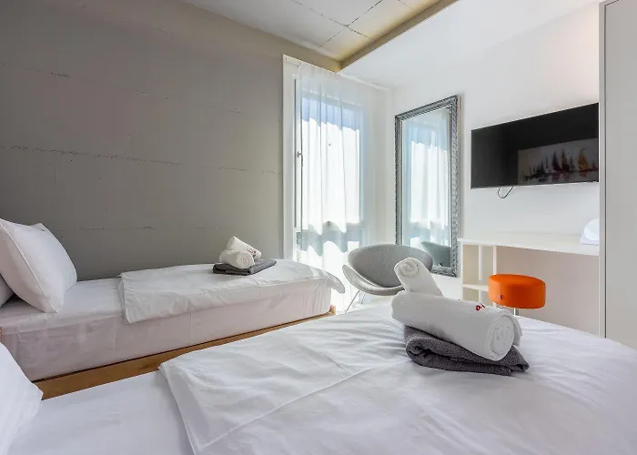 Atemberaubende Am Liebespfad Mit Privatpool, Meerblick, Moskitonetzen, Bbq-bereich Vikendica *